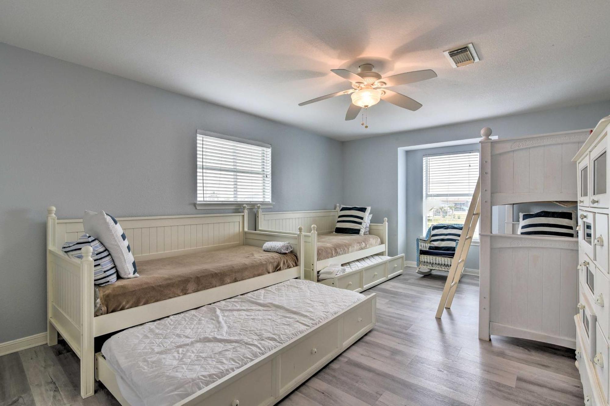 Oceanfront Galveston Home - Walk To Beach! Exterior foto